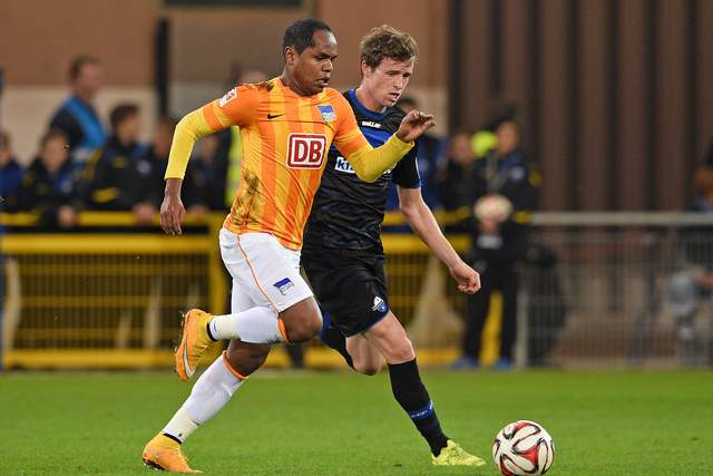 中国男篮不敌德国狂输49分 李凯尔10分周琦9分